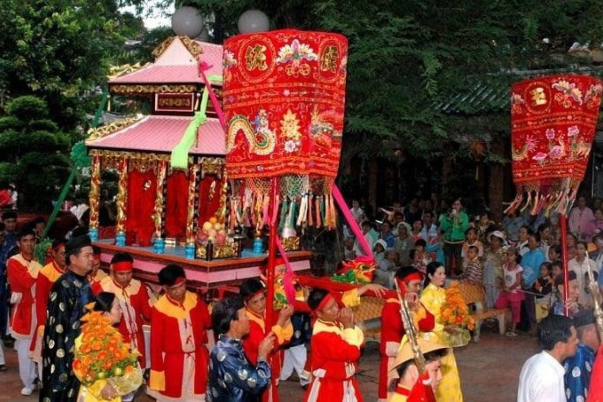 Ong Lang Dinh Ba是了解当地传统祭祀习俗与民间信仰的文化地点