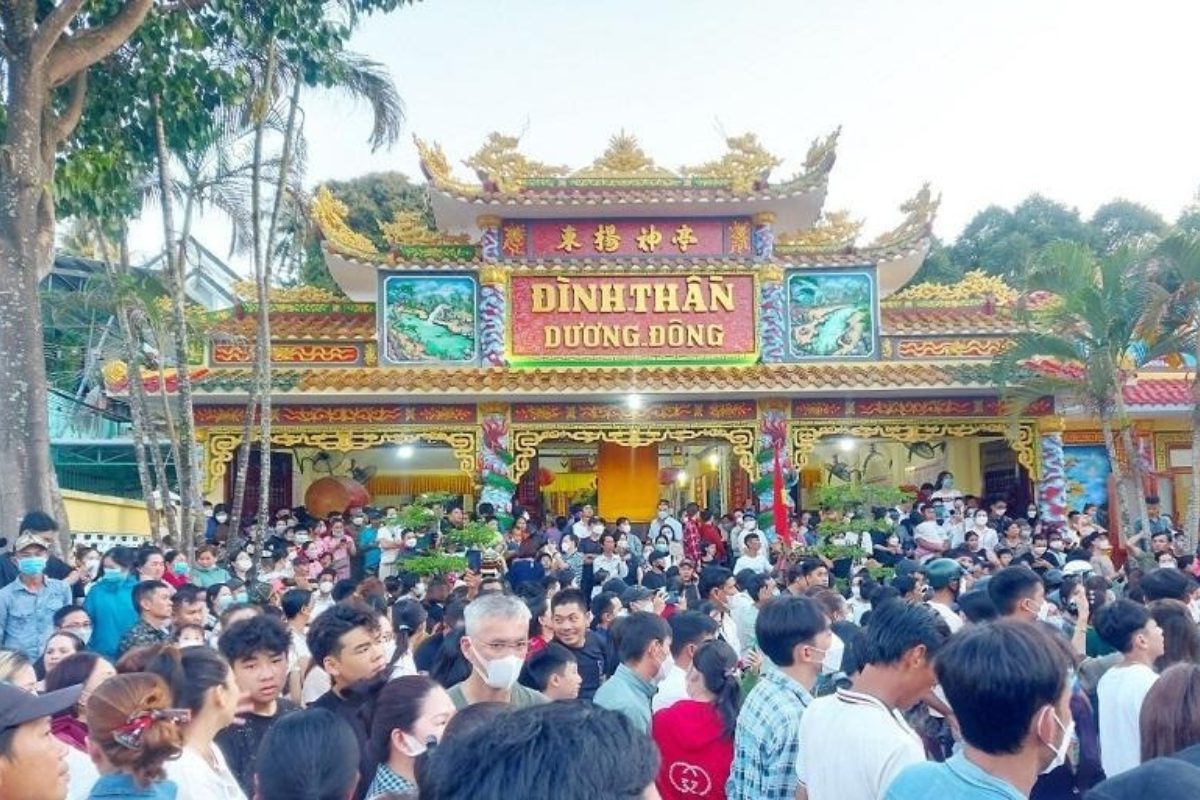 Duong Dong神亭保留了岛上社区世代传承的文化与传统信仰