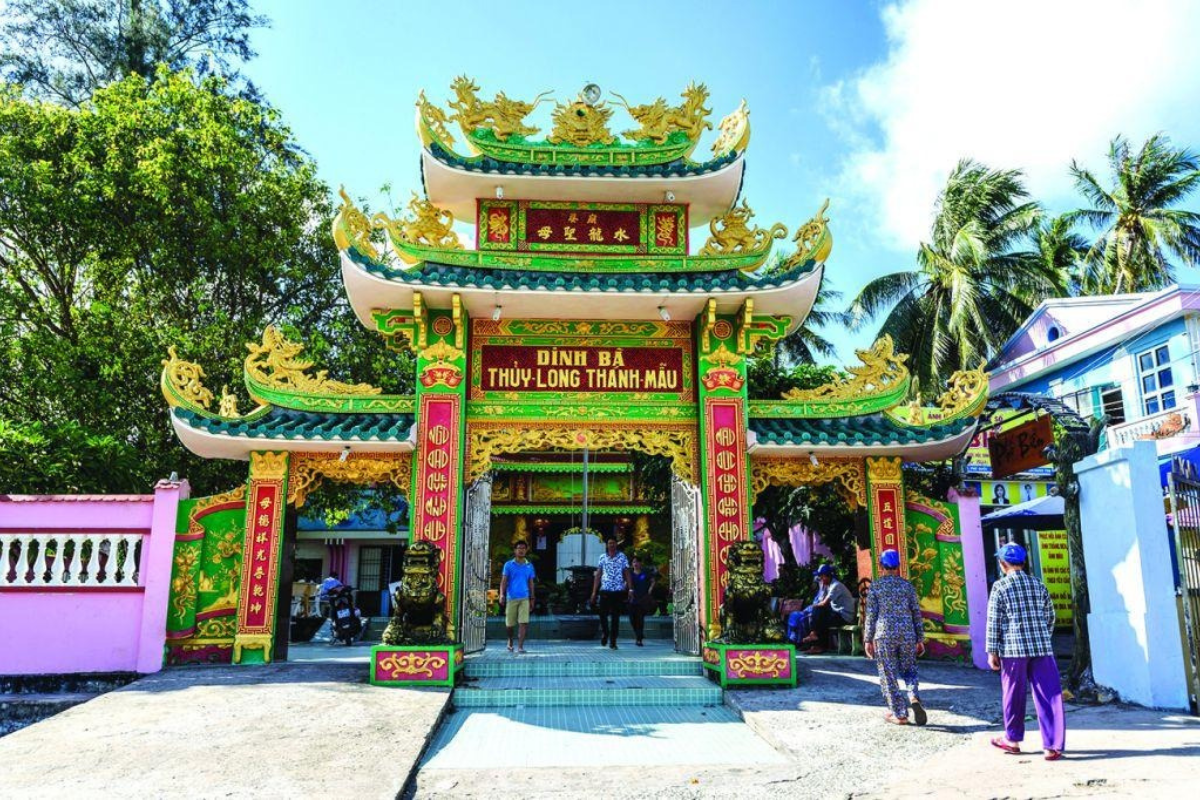 Thuy Long Thanh Mau相关信仰体现了人们对平安与生活顺遂的期盼